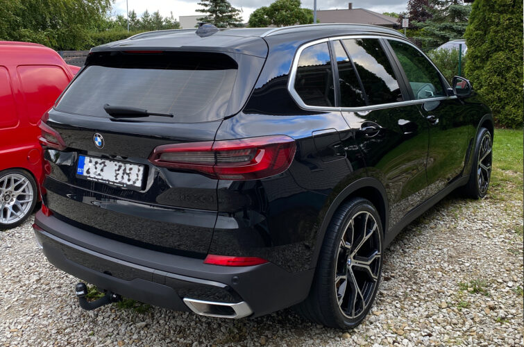 BMW X5 välipesu